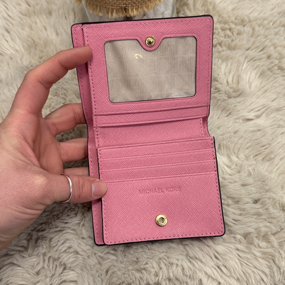 ✨Michael Kors Pink Pebbled Leather Bifold Wallet✨ - Picture 2 of 13